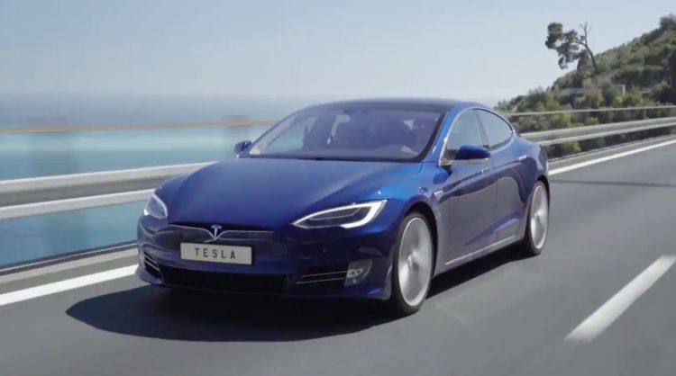 За прошедший год функция Tesla Autopilot стала на четверть лучше предотвращать аварии