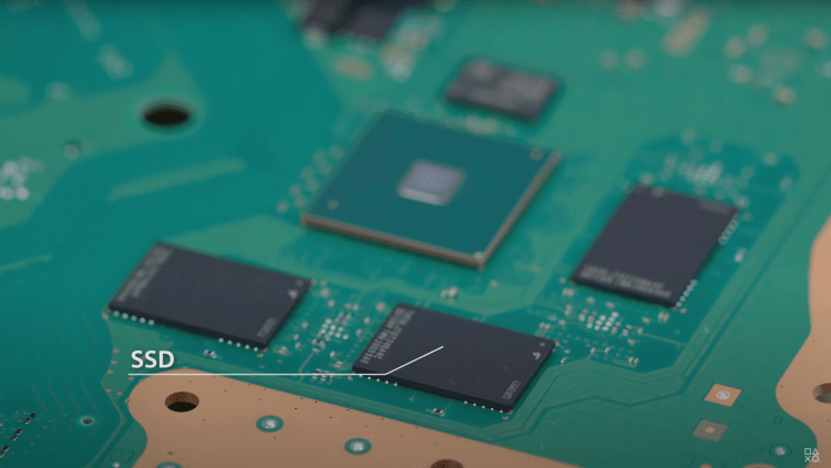 Сравнение медленного твердотельного накопителя и внутреннего SSD на PS5: разница в загрузках едва заметна