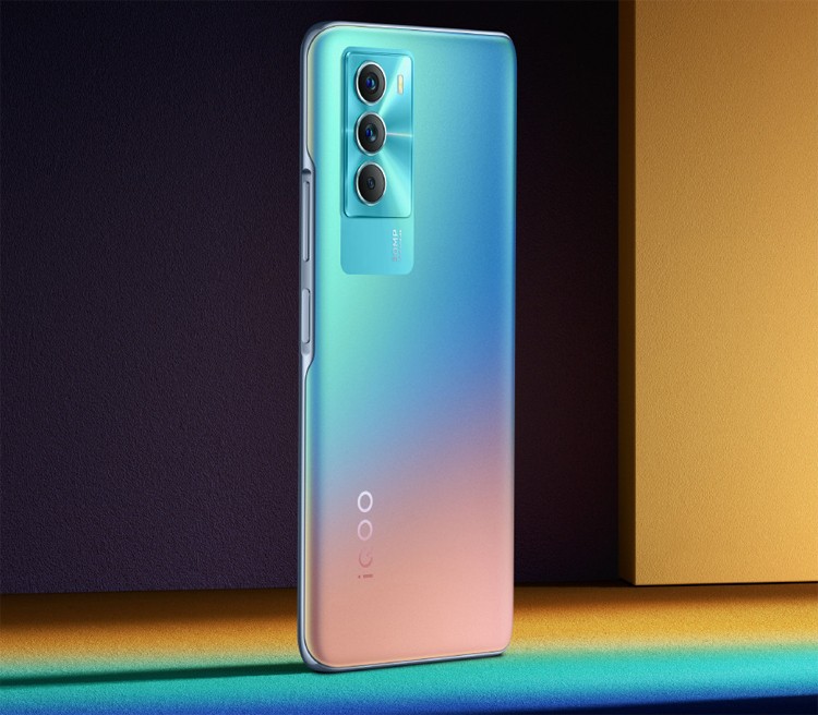 Смартфон Vivo iQOO Neo5 SE предстал на официальных изображениях