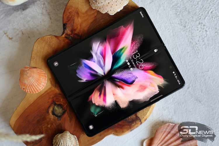 Складной смартфон Samsung Galaxy Z Fold4 обрастает подробностями — до 1 Тбайт памяти и защита от воды