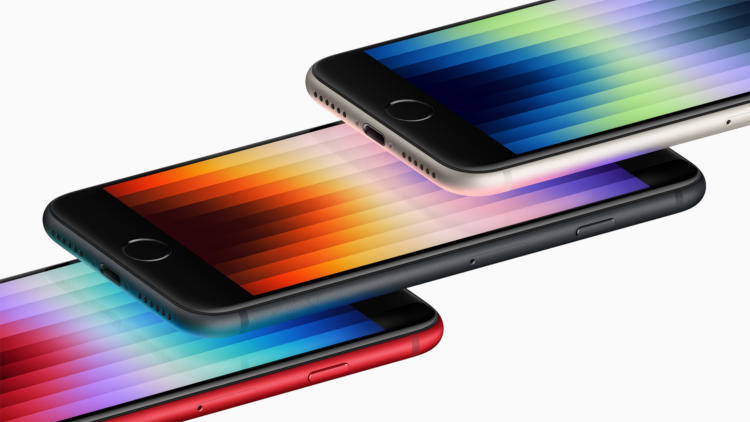 В России начали продавать новые iPhone SE — перекупщики накручивают от 50 %