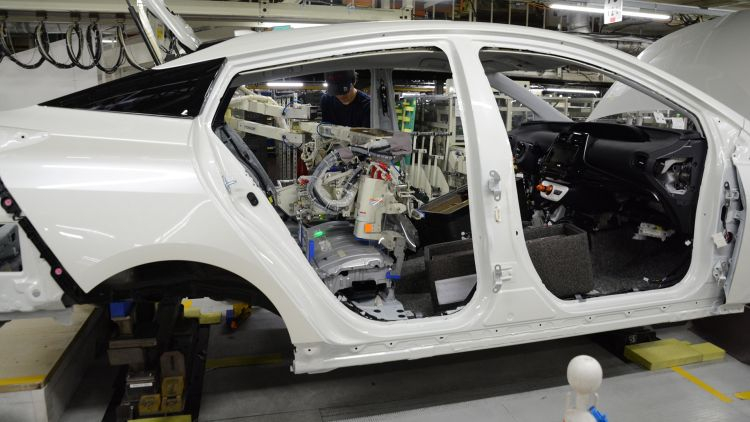 Дефицит не отступает: во втором квартале Toyota не сможет выпускать более 800 тыс. авто в месяц
