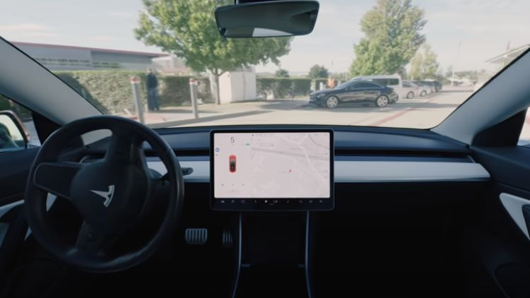 Большинство функций автопилота теперь доступны покупателям Tesla за доплату в $6000
