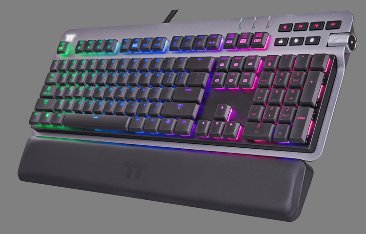 Thermaltake представила множество новинок на 2022 Thermaltake Expo: корпуса, БП, охлаждение, память и периферия