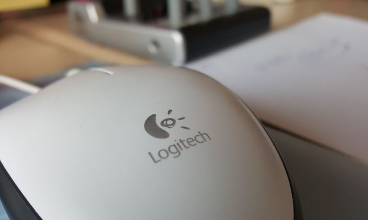 В последнем квартале выручка Logitech оказалась на 2 % ниже, чем годом ранее — тогда удалёнка лучше подогревала спрос