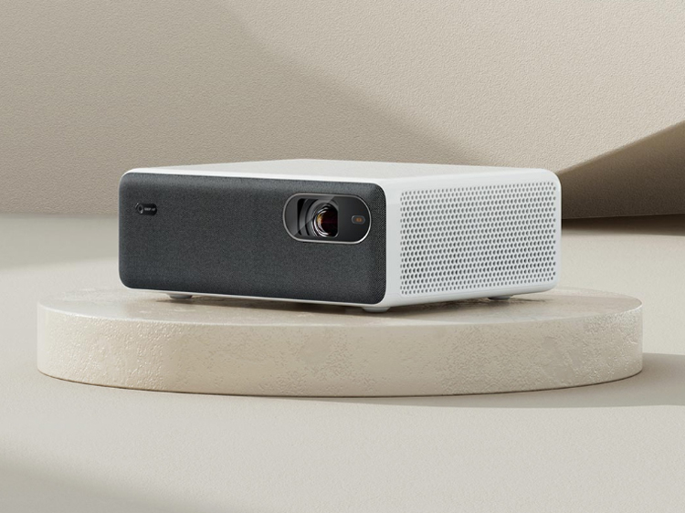 Xiaomi представила новый лазерный проектор формата 1080p по цене $900