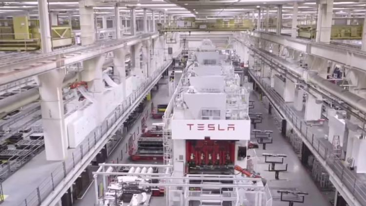 Власти Индонезии утверждают, что достигнута договорённость с Tesla о строительстве местного предприятия