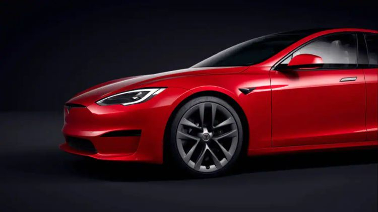 Акции Tesla выросли в цене на 10 %, Илон Маск пообещал лицензировать FSD другим автопроизводителям