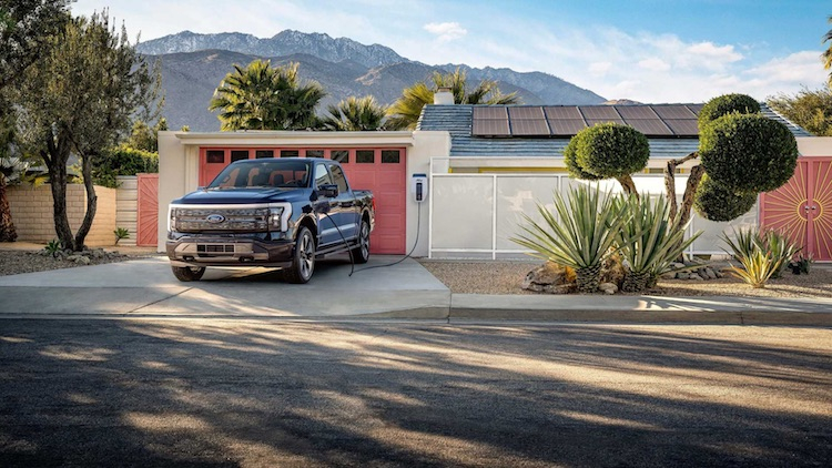 Ford добавила электропикапу F-150 Lightning возможность питать целый дом энергией несколько дней