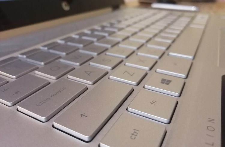 Выручка HP Inc в минувшем квартале продемонстрировала больше прогресса в настольном сегменте