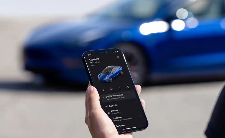 Tesla порекомендовала владельцам старых электромобилей обновить модемы из-за отключения сетей 3G