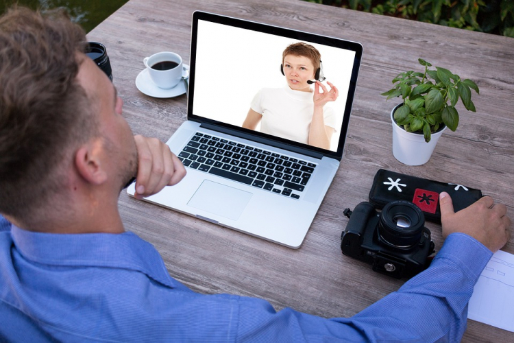 Обновление Skype позволит звонить в экстренные службы с компьютера