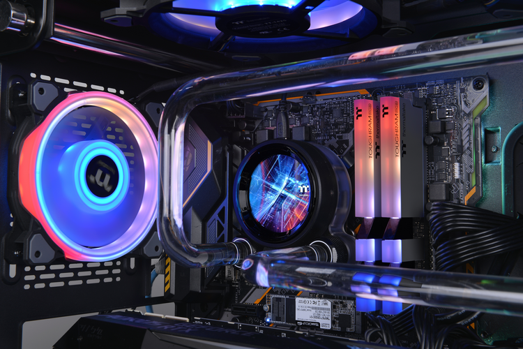 Thermaltake представила множество новинок на 2022 Thermaltake Expo: корпуса, БП, охлаждение, память и периферия