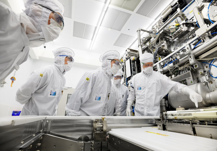 Бывший сотрудник ASML избежал суда в США и организовал успешный полупроводниковый бизнес в Китае