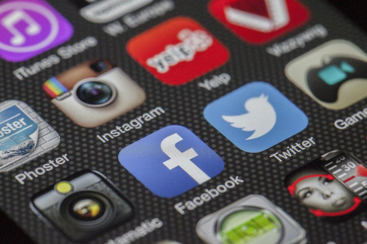 Роскомнадзор заблокировал соцсеть Facebook в России