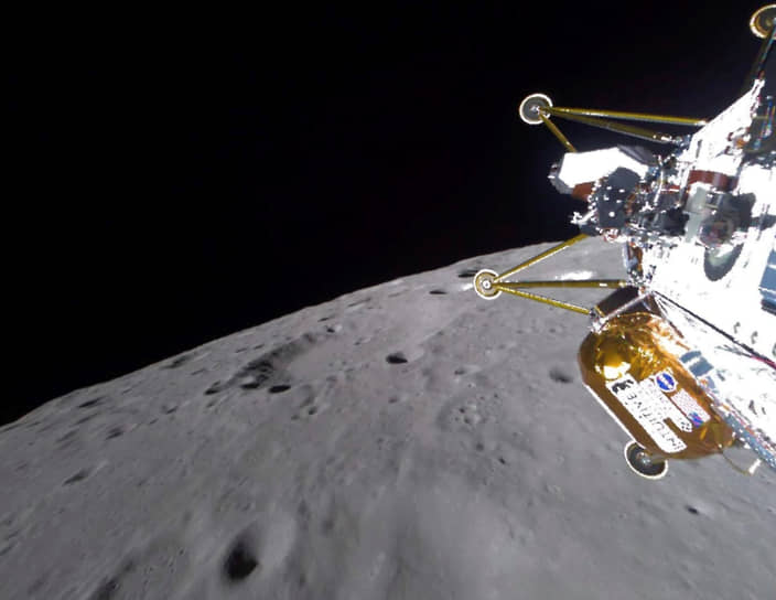 Американский модуль Athena сел на Южном полюсе Луны