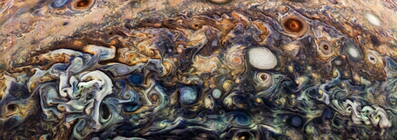 Аппарат NASA передал на Землю самые четкие фотографии Юпитера