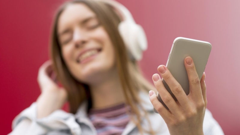 Музыка, девушка, телефон, композиция, аудио