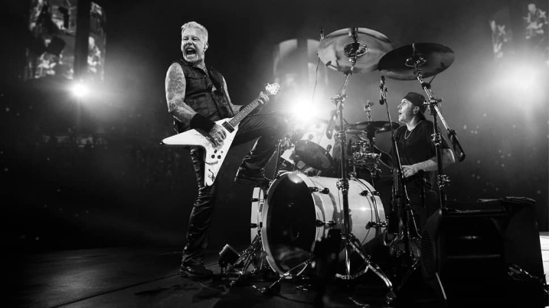 Apple покажет иммерсивный концерт группы Metallica для Vision Pro
