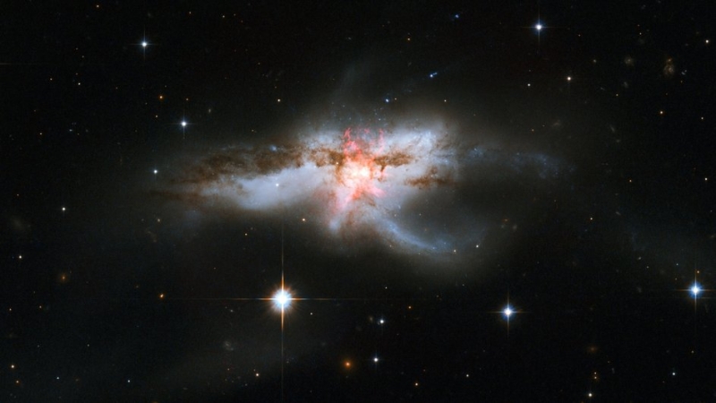 Галактика Морская Звезда (NGC 6240)