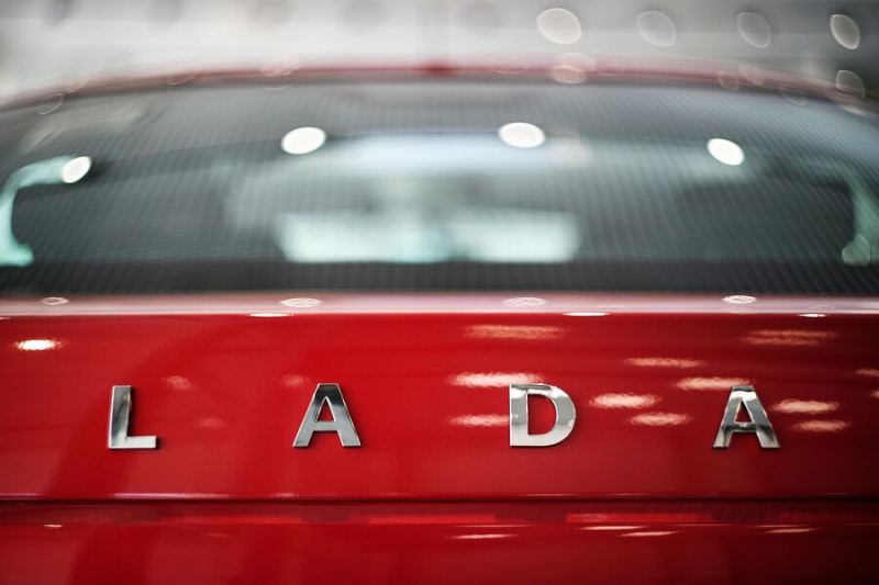 АвтоВАЗ заявил, что водителей Lada лишают гарантии на сломанные из-за ДТП агрегаты