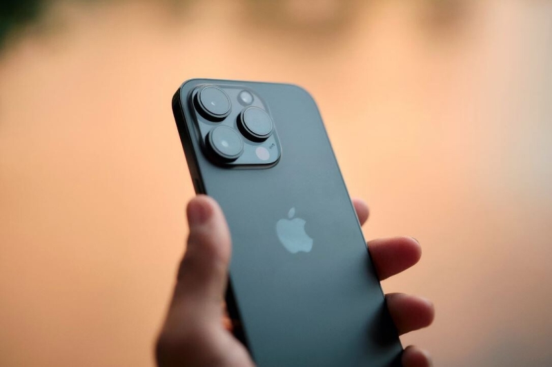 Бежавшая из России Apple получила в стране миллиардную прибыль при абсолютно нулевой выручке