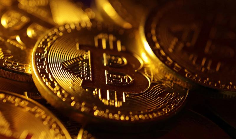 Биткоин пробил очередной рекорд цены — монета торговалась за 112 тысяч долларов