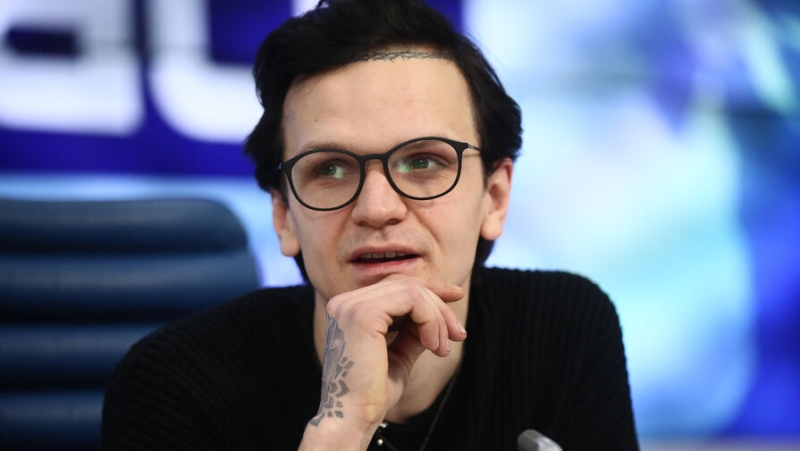 Блогер Дмитрий Ларин заявил, что планирует отказаться от российского паспорта