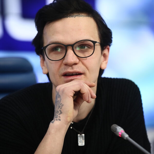 Блогер Дмитрий Ларин заявил, что планирует отказаться от российского паспорта