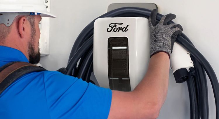 Зарядное устройство для питания дома от тяговой батареи пикапа Ford F-150 Lightning оценено в $1310