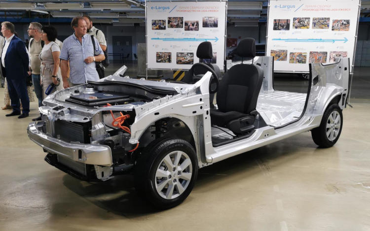 «АвтоВАЗ» показал платформу электромобиля LADA e-Largus — производство стартует уже в 2023 году