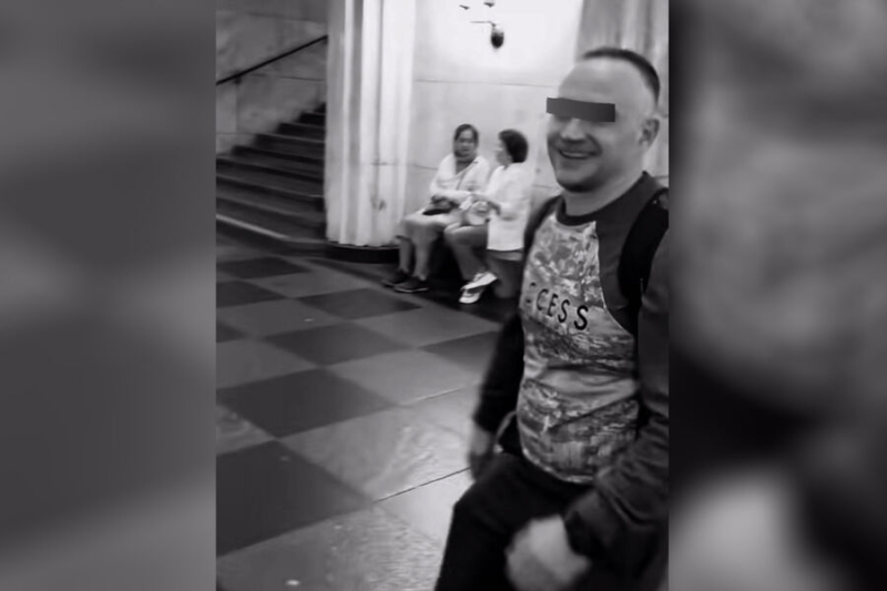 Девушка обвинила в домогательствах незнакомца из московского метро