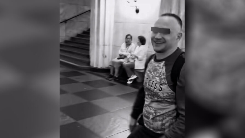 Девушка обвинила в домогательствах незнакомца из московского метро