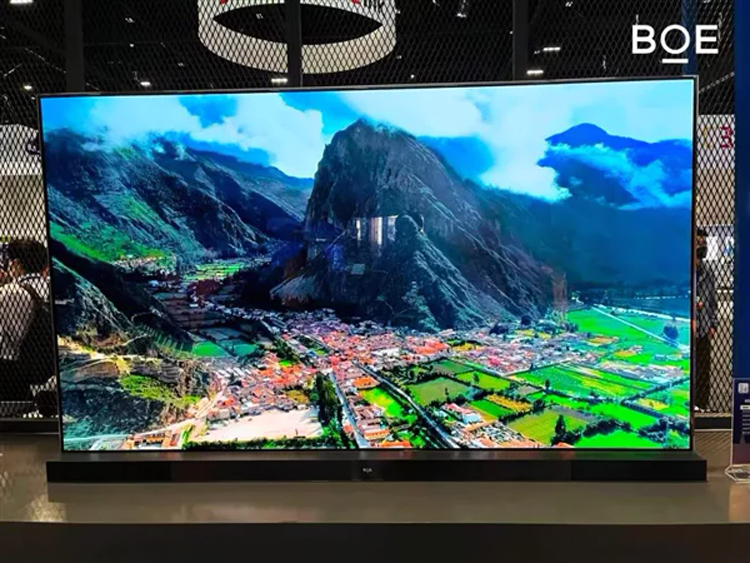 BOE показала гигантский дисплей OLED с разрешением 8K и частотой обновления 120 Гц