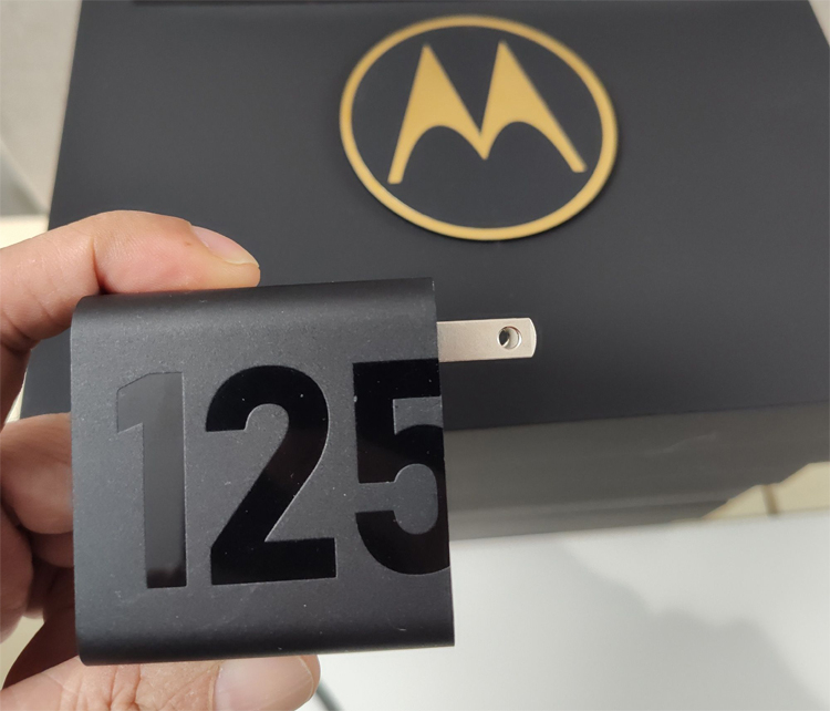 Смартфон Moto Frontier получит 60-Мп селфи-камеру и 125-Вт зарядку