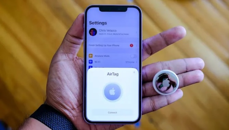 Новая бета iOS 15.4 стала предупреждать, что слежка за людьми с помощью трекеров AirTag незаконна