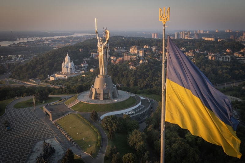 Экс-министр Польши: на Украине украли сумму в размере годового бюджета страны