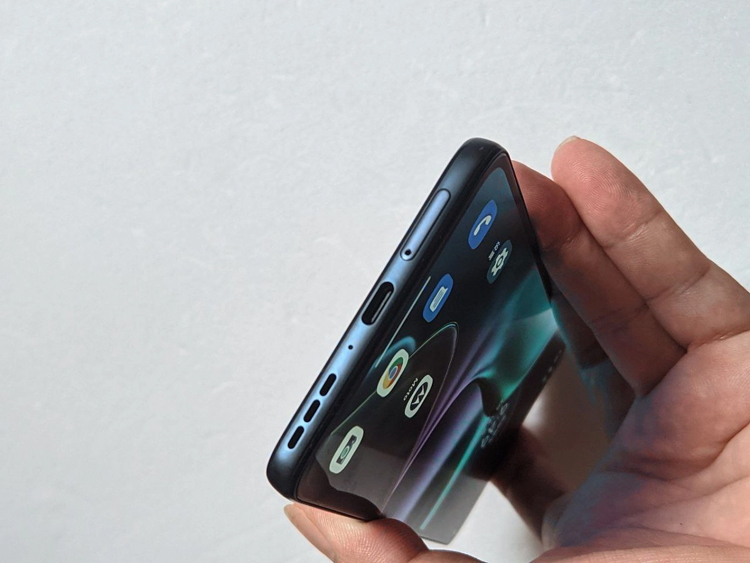 Motorola готовит смартфон Edge 30 со 144-Гц экраном, чипом Snapdragon 778G Plus и разъёмом для наушников