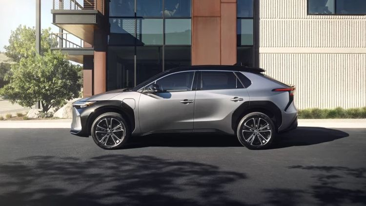 Toyota оценила электрический кроссовер bZ4X в $42 000 на рынке США
