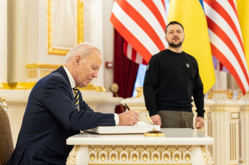 Госдеп: США дают помощь Киеву так, чтобы это можно было делать долгое время