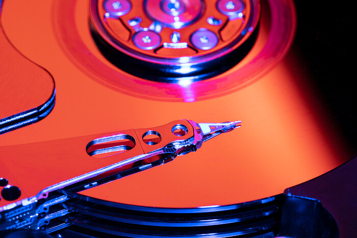 Хоронить HDD рано. Выпущен самый вместительный жесткий диск в истории