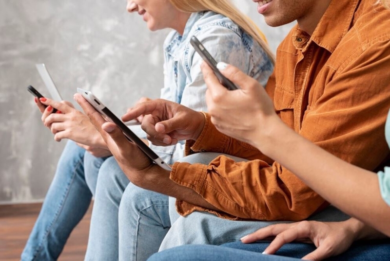 Из каменного века прямиком в цивилизацию. Москвичам великодушно вернули мобильный интернет