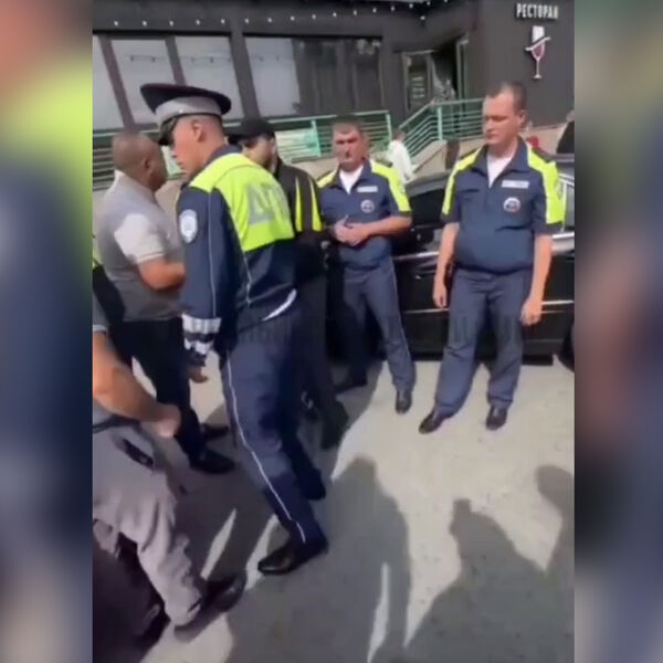«Я боюсь»: на видео попала челябинка, которую связали и затолкали в машину