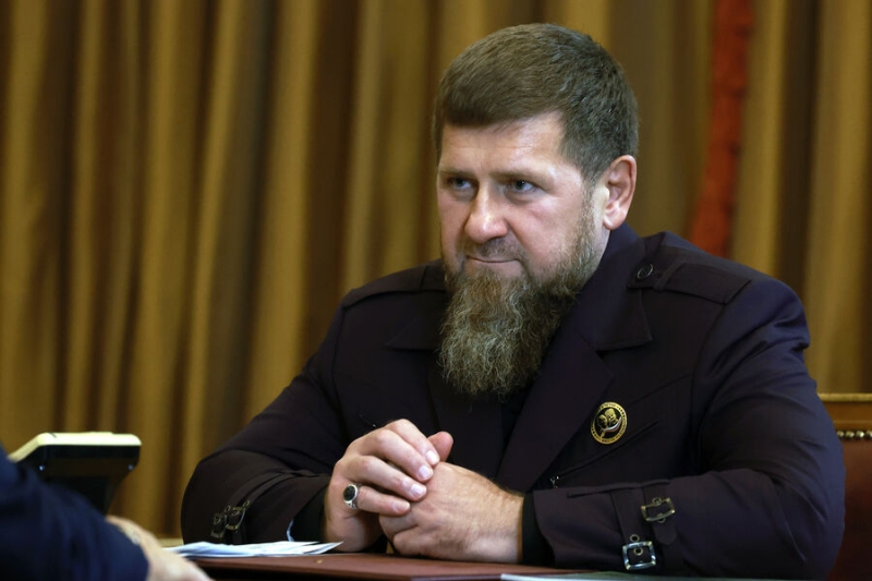 Кадыров объяснил, почему против его матери ввели санкции