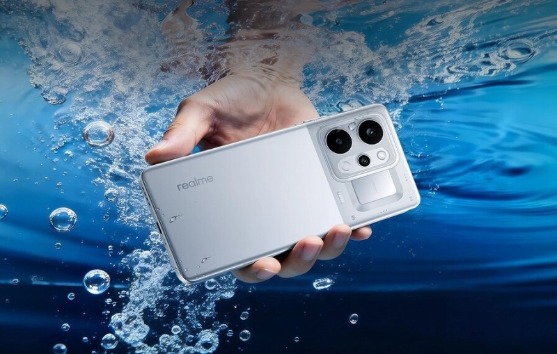 Любимый россиянами бренд первым в мире выпустил серийный смартфон с батареей больше 10000 мАч