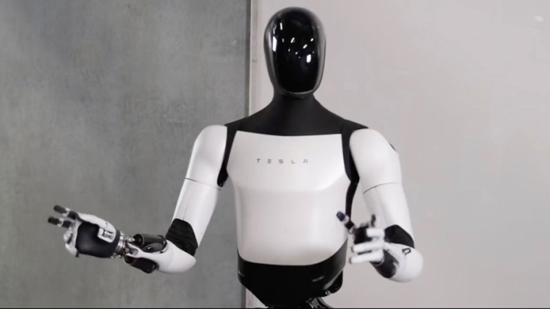 Человекоподобный робот Optimus