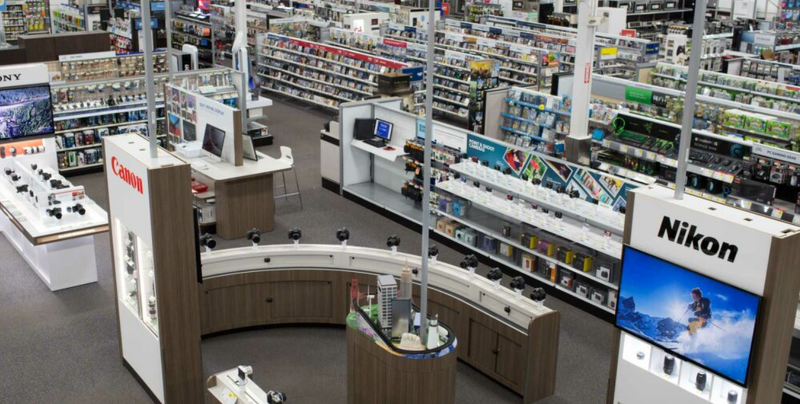 Менеджер магазина выписывал себе и друзьям скидки до 99% на дорогую электронику. Ущерб превысил 0 тысяч