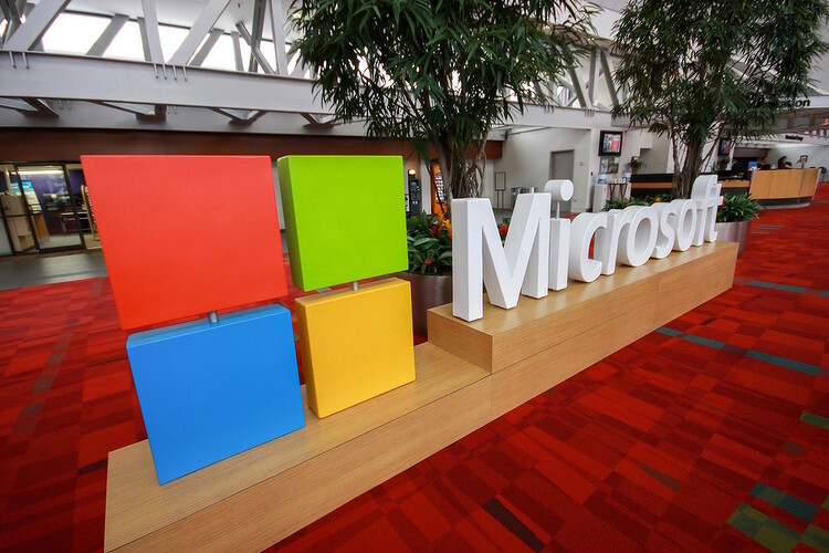Microsoft все сломала: Не работает известнейший почтовый сервис. Чудесным образом баг не зацепил пользователей из США
