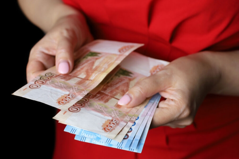Мужчина украл деньги на операцию ребенку и потратил их «по ресторанам»