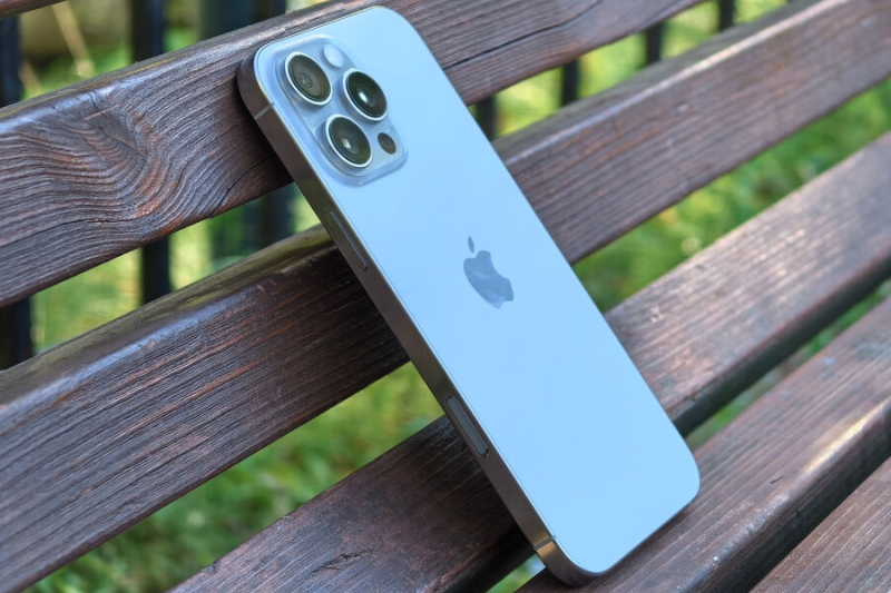 Названы три самые выгодные модели iPhone для покупки весной 2025 года